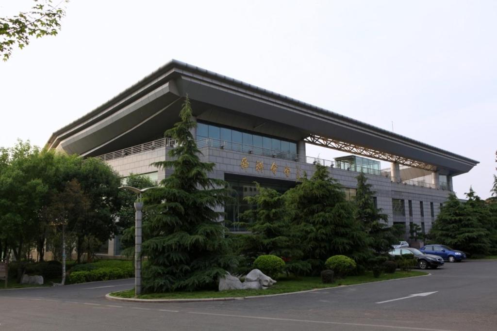 Shungeng Hillview Hotel Jinan Exterior foto